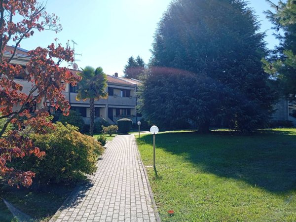 casa indipendente in vendita a Samarate