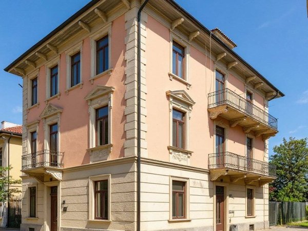 appartamento in vendita a Samarate in zona Cascina Elisa