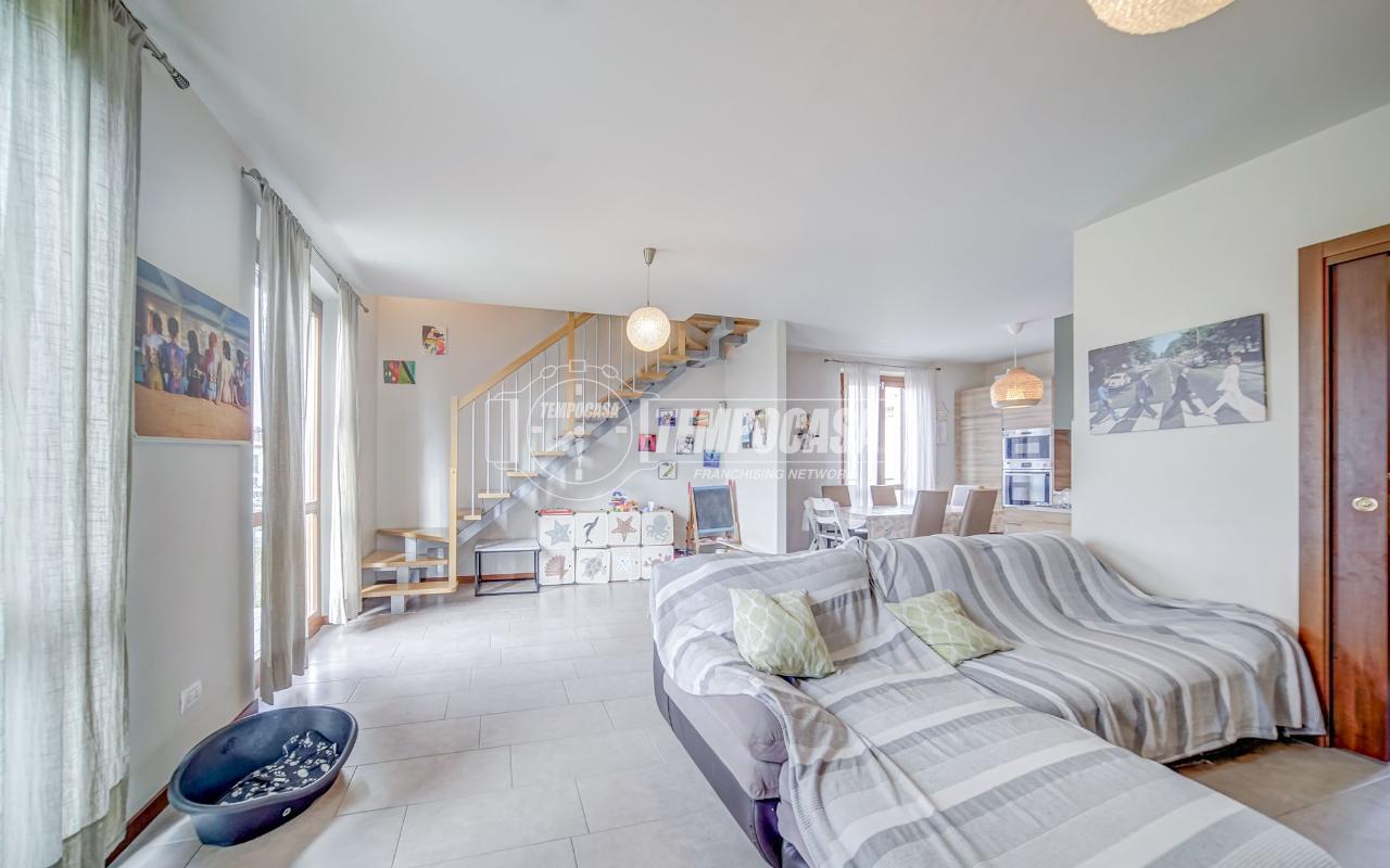 appartamento in vendita a Samarate