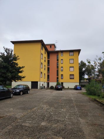 appartamento in vendita a Samarate in zona Verghera