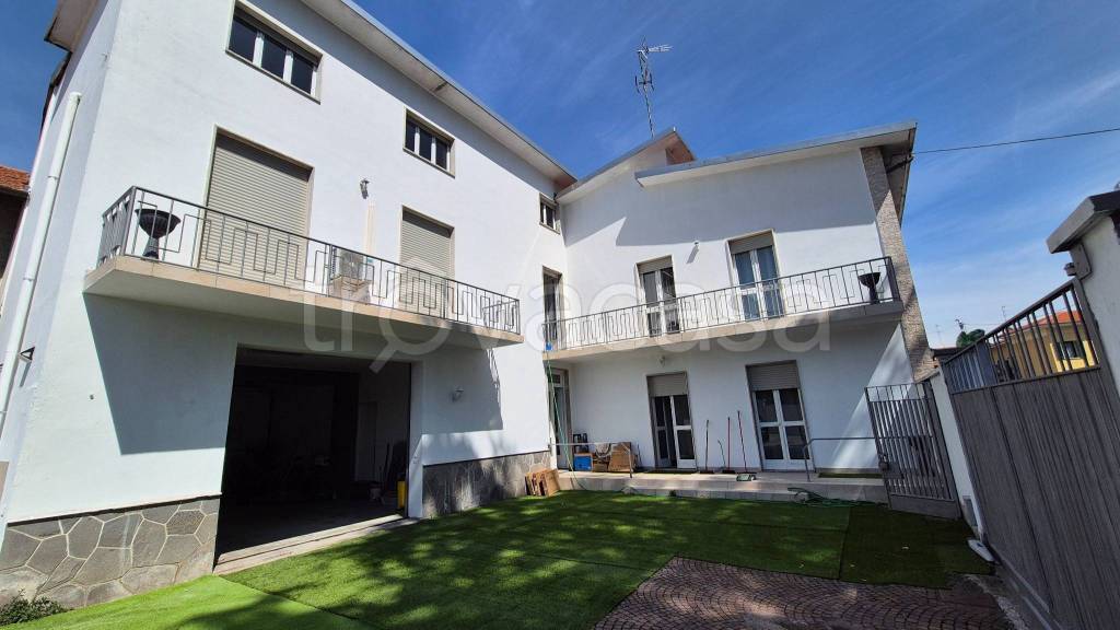 appartamento in vendita a Samarate