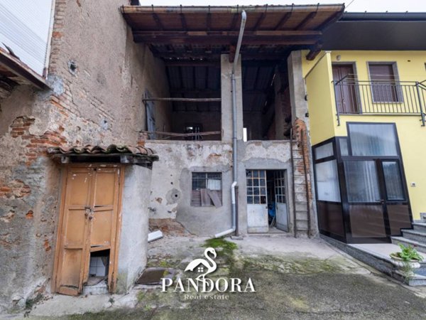 casa indipendente in vendita a Samarate