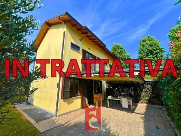 casa indipendente in vendita a Samarate in zona San Macario
