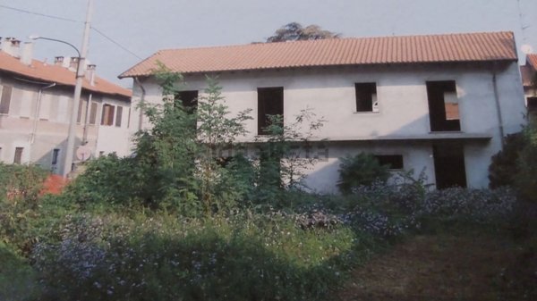 casa indipendente in vendita a Samarate