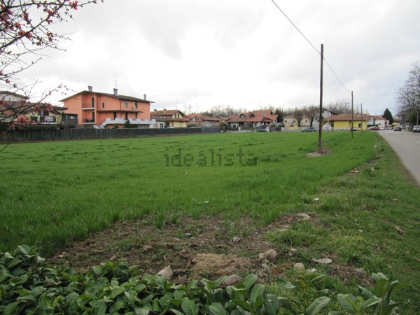 terreno edificabile in vendita a Samarate in zona Cascina Elisa