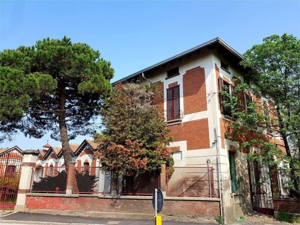 locale di sgombero in vendita a Samarate