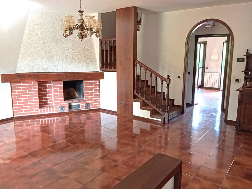 casa indipendente in vendita a Samarate