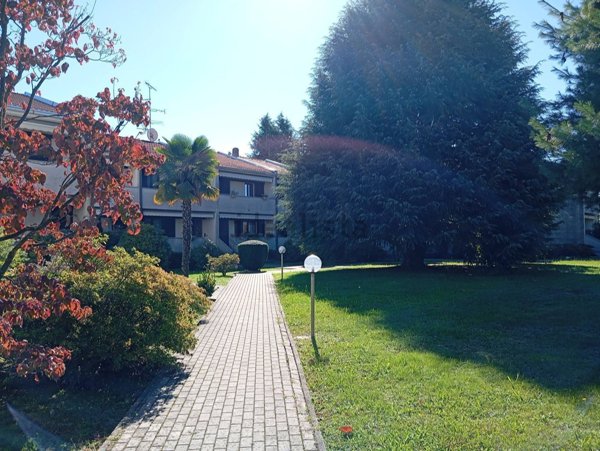 casa indipendente in vendita a Samarate