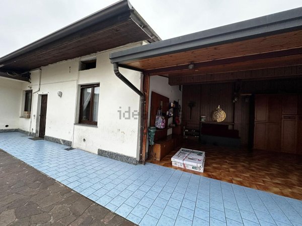 casa indipendente in vendita a Samarate