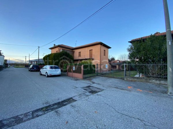 casa indipendente in vendita a Samarate