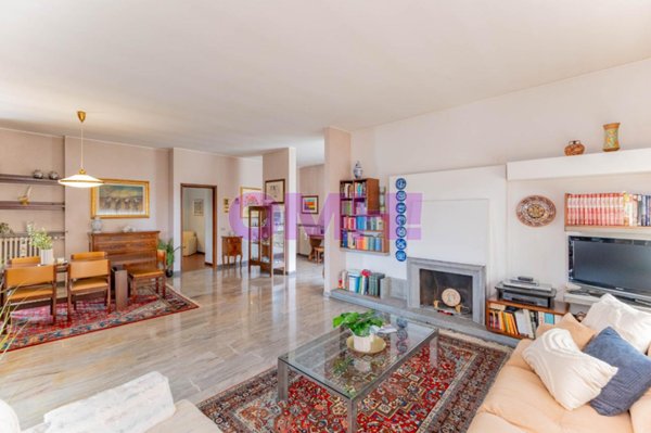 casa indipendente in vendita a Samarate