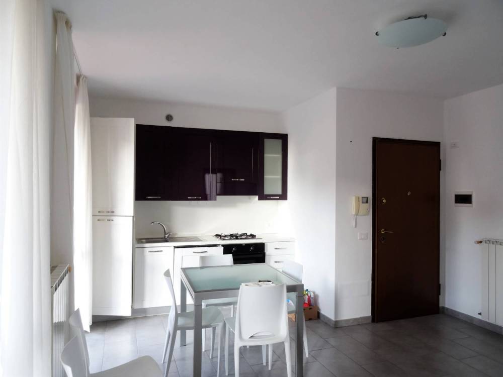 appartamento in vendita a Samarate in zona Cascina Costa