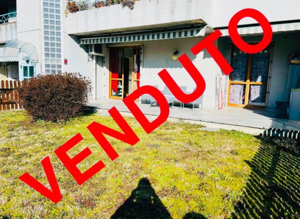 appartamento in vendita a Samarate in zona Verghera