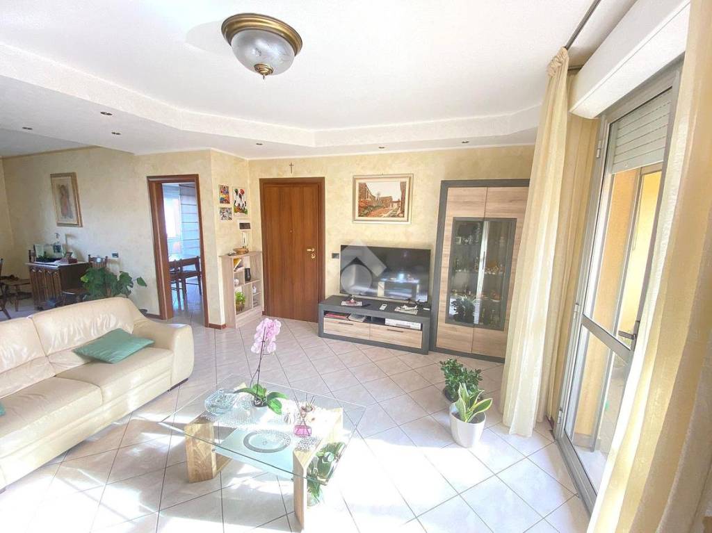 appartamento in vendita a Samarate