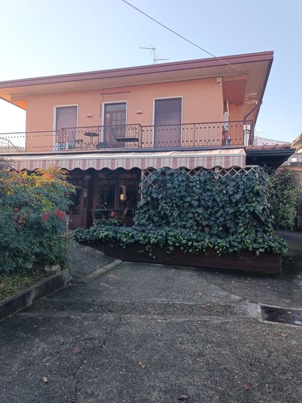 appartamento in vendita a Samarate