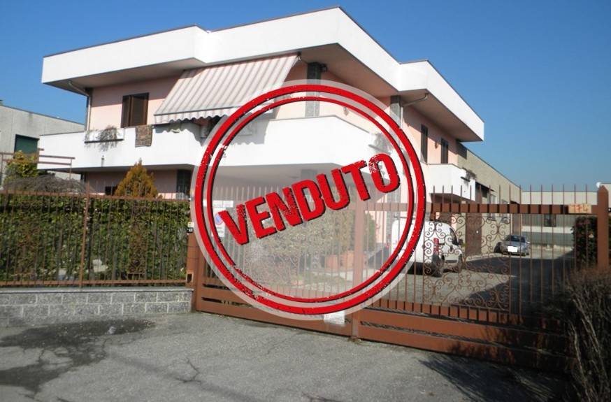 appartamento in vendita a Samarate in zona San Macario