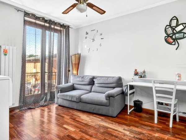 casa indipendente in vendita a Samarate in zona Cascina Elisa