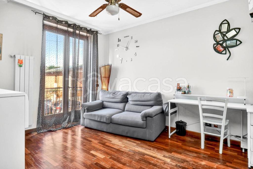 casa indipendente in vendita a Samarate in zona Cascina Elisa