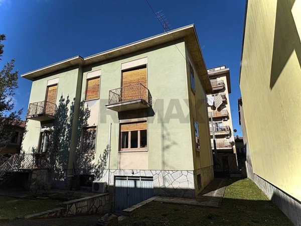 casa indipendente in vendita a Samarate in zona San Macario