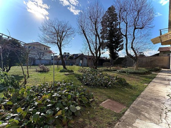 casa indipendente in vendita a Samarate in zona San Macario