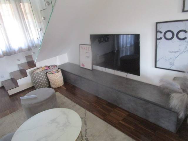 appartamento in vendita a Samarate in zona Verghera