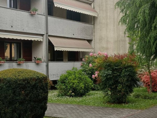 casa indipendente in vendita a Samarate