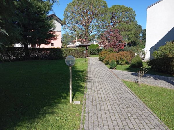 casa indipendente in vendita a Samarate