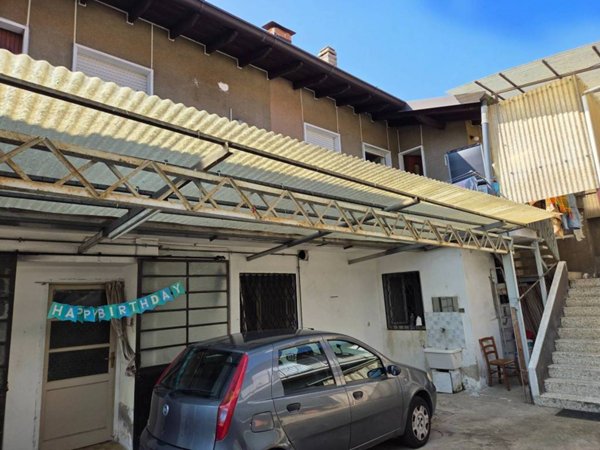 casa indipendente in vendita a Samarate