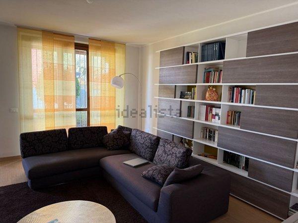 casa indipendente in vendita a Samarate