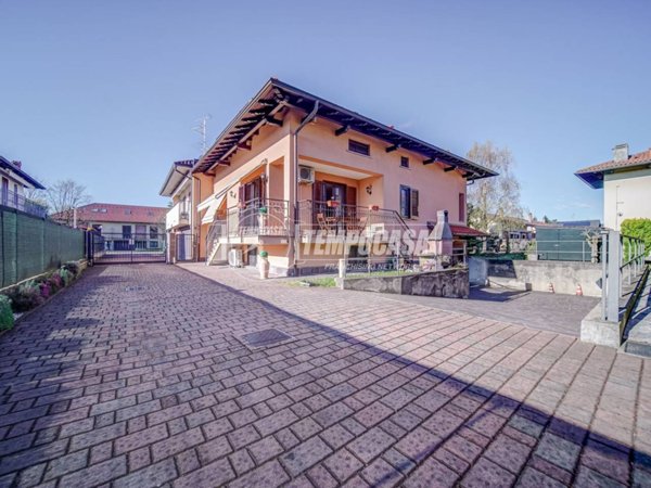 casa indipendente in vendita a Samarate