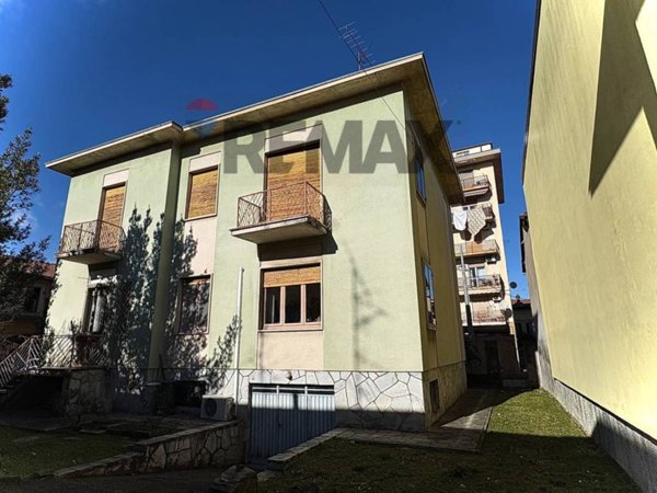 casa indipendente in vendita a Samarate in zona San Macario