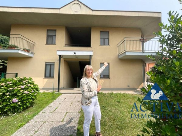 appartamento in vendita a Samarate in zona Cascina Elisa