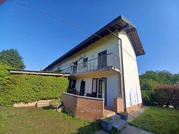 casa indipendente in vendita a Samarate