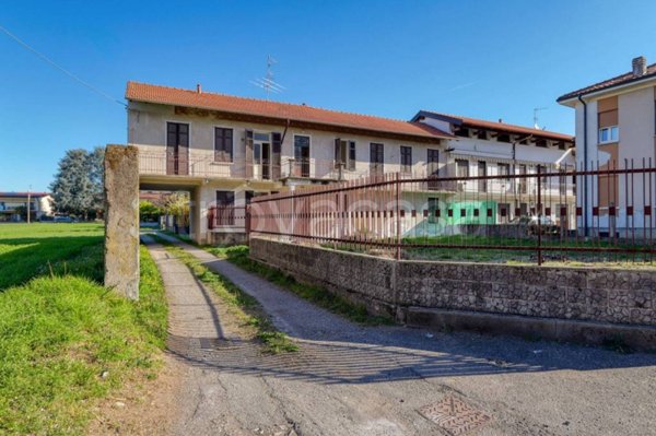 casa indipendente in vendita a Samarate