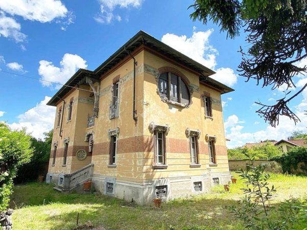 casa indipendente in vendita a Samarate