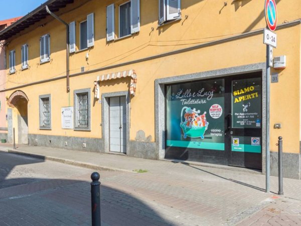 negozio in vendita a Samarate
