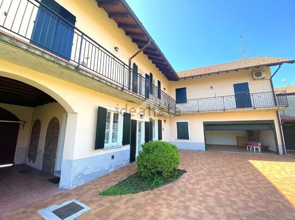 casa semindipendente in vendita a Samarate