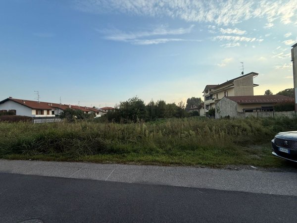 terreno edificabile in vendita a Samarate