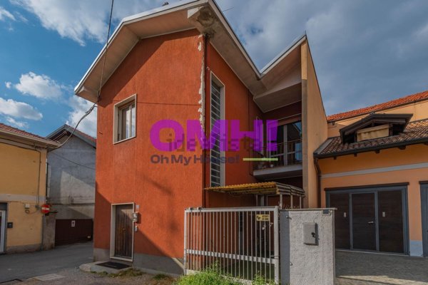 appartamento in vendita a Samarate in zona San Macario