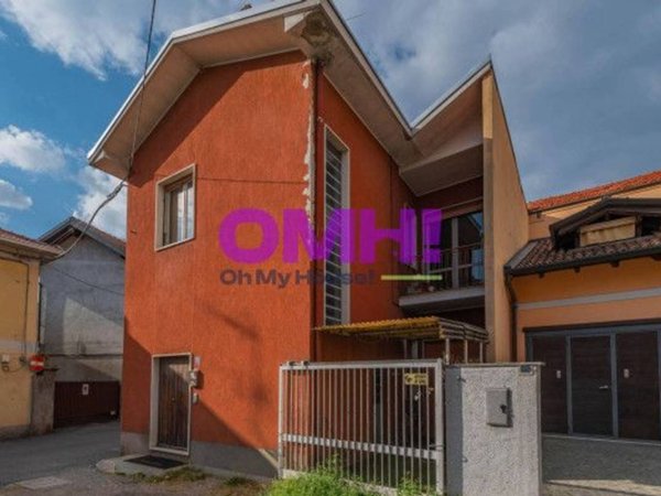 casa indipendente in vendita a Samarate in zona San Macario