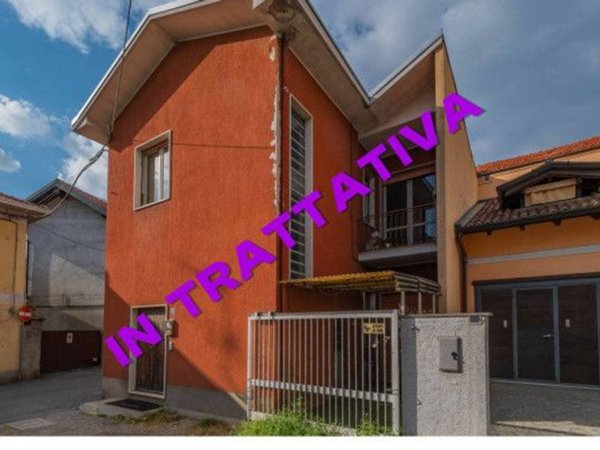 casa indipendente in vendita a Samarate in zona San Macario