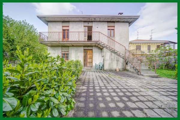 casa indipendente in vendita a Samarate in zona Cascina Elisa