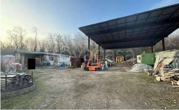 appartamento in vendita a Samarate in zona Verghera