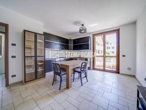 appartamento in vendita a Samarate in zona Verghera