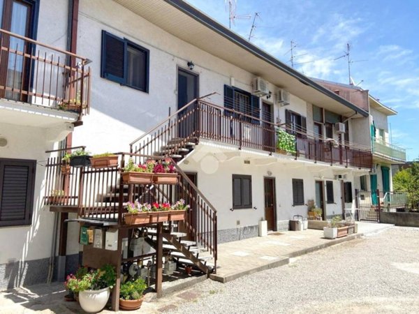 appartamento in vendita a Samarate in zona Verghera