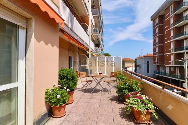 appartamento in vendita a Samarate in zona Verghera