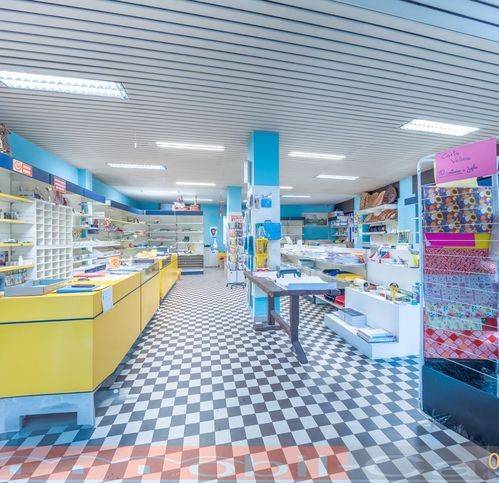 negozio in vendita a Samarate