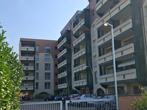 appartamento in vendita a Samarate in zona Verghera
