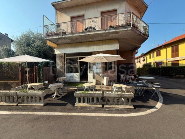 negozio in vendita a Samarate in zona San Macario