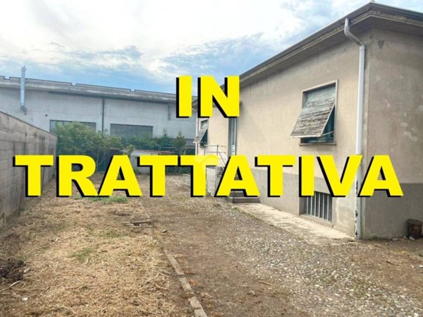 appartamento in vendita a Samarate in zona Verghera